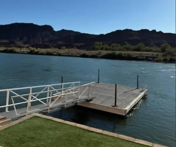 Holiday home Cliff Hanger, River Access With Dock Parker
